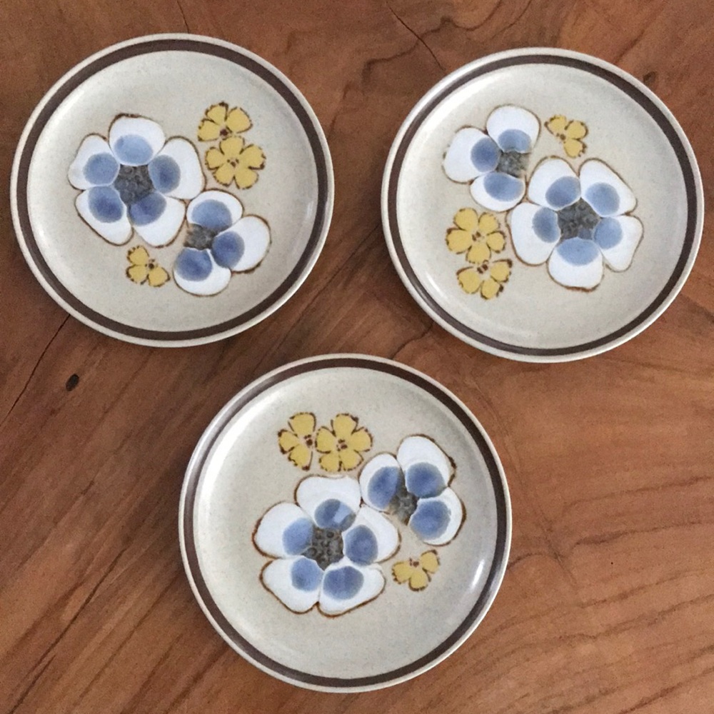 VINTAGE Avanti Liana small plates set of three